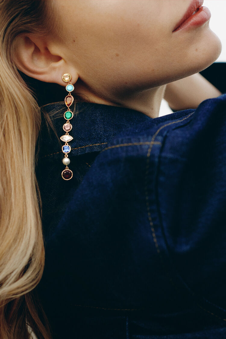 EARRINGS[[DISCOVER]]