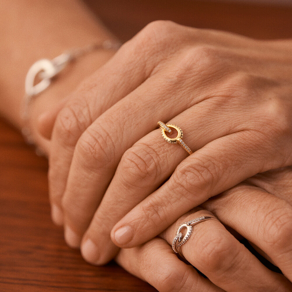 Agatha rings new arrivals