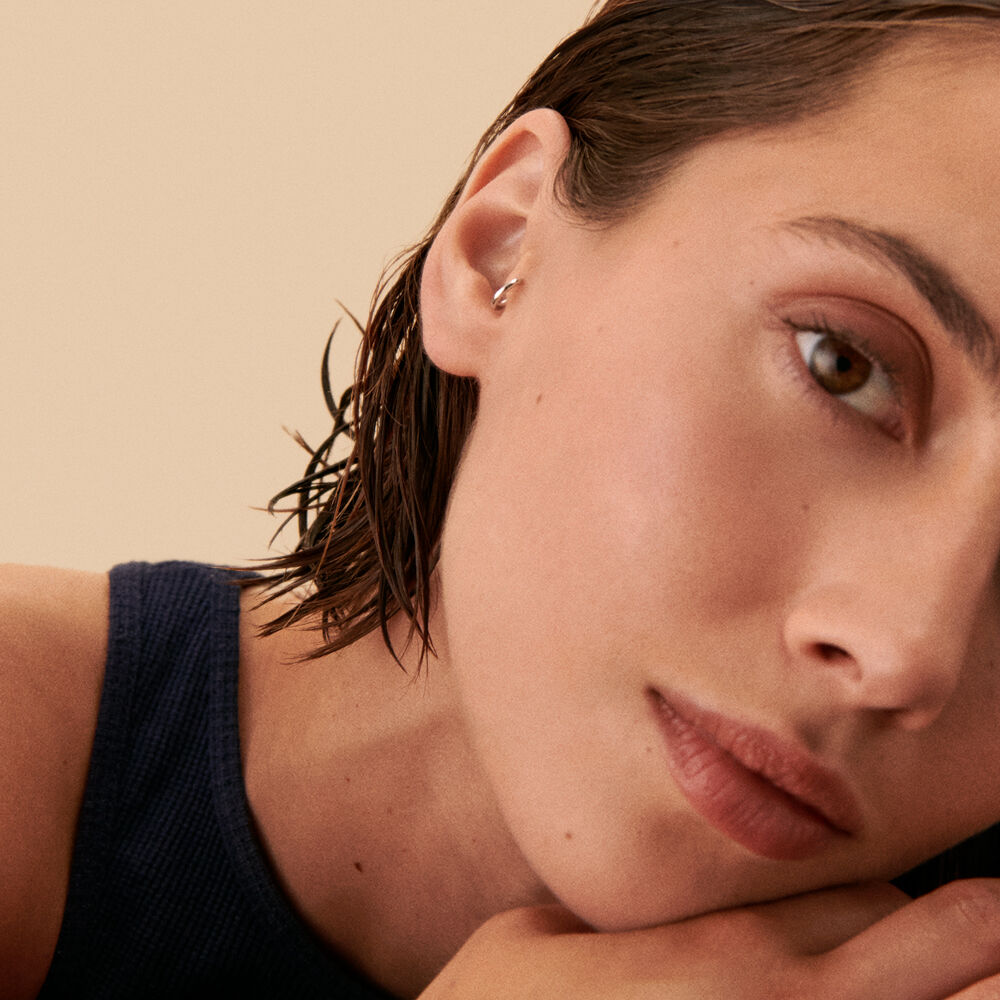Tragus piercing store hoop