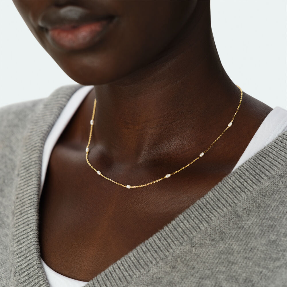 Choker necklace JASMIN - Golden / White - Choker necklace  | Agatha