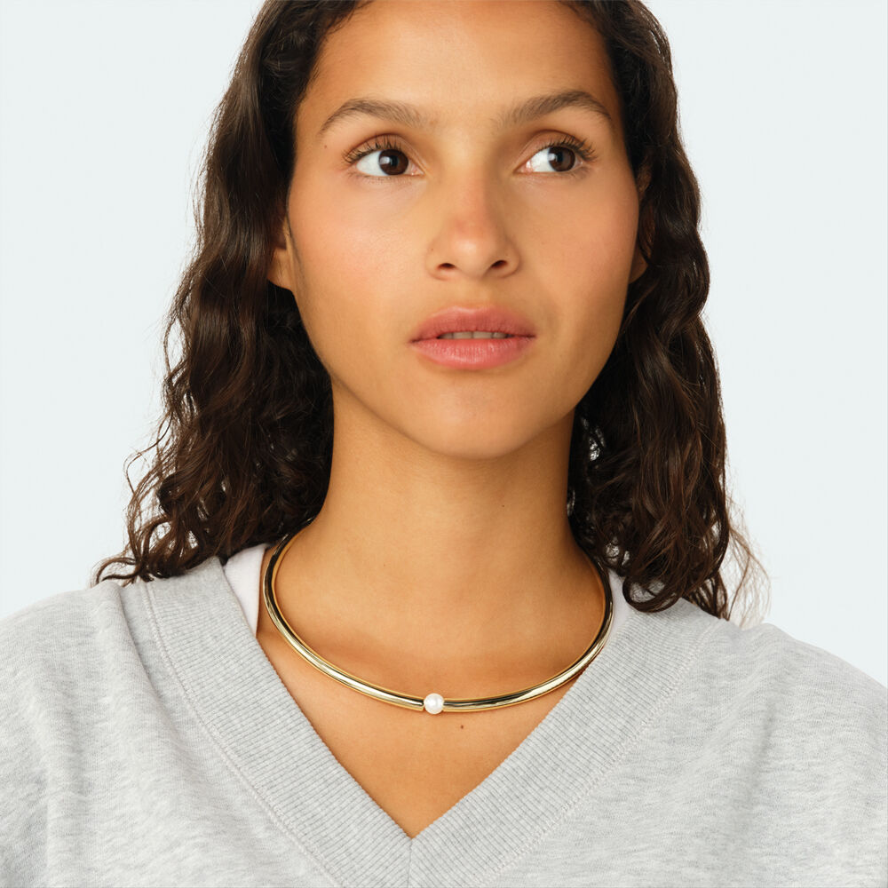 Short necklace PEARL TORC BATIGNOLLES - Pearl / Gold - Choker necklace  | Agatha