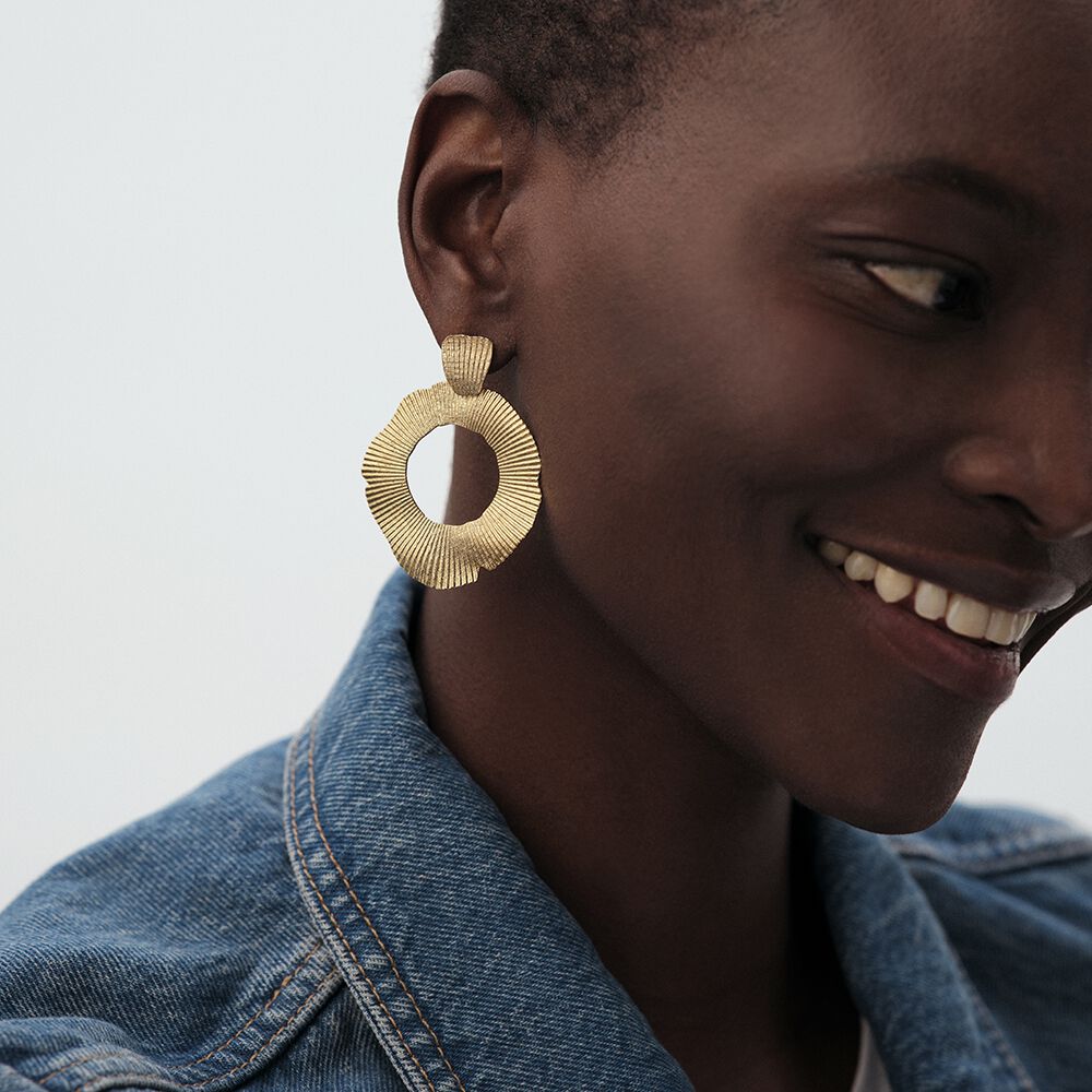 Long earrings VENUS - Golden - Earrings  | Agatha