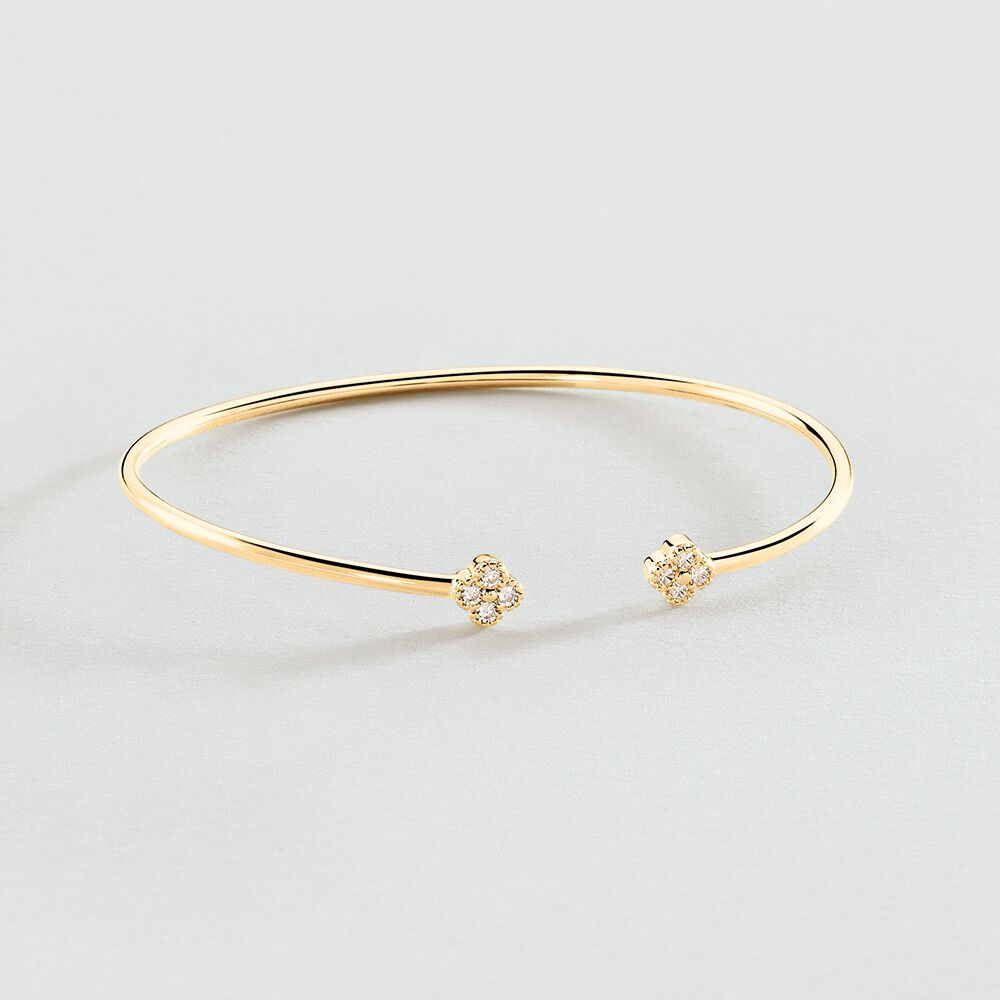 Bangle woman | Agatha